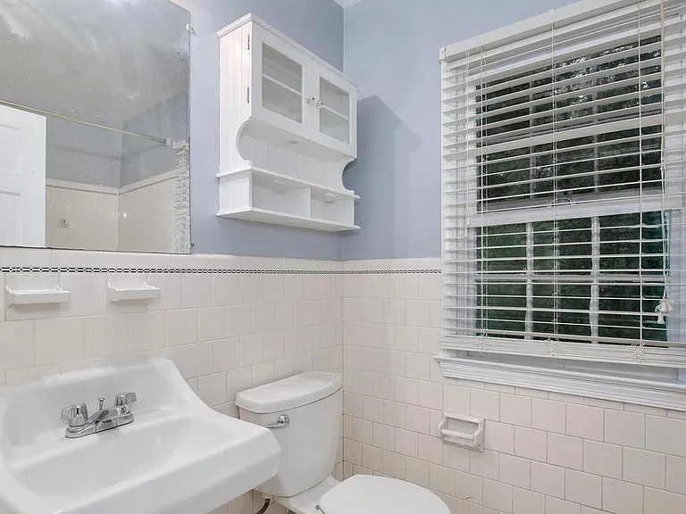 5806 Kenmore Rd — Photo 17