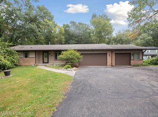 4987 Culver Rd, Brighton, MI 48114