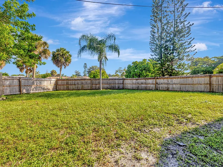 3866 Allenwood St — Photo 4