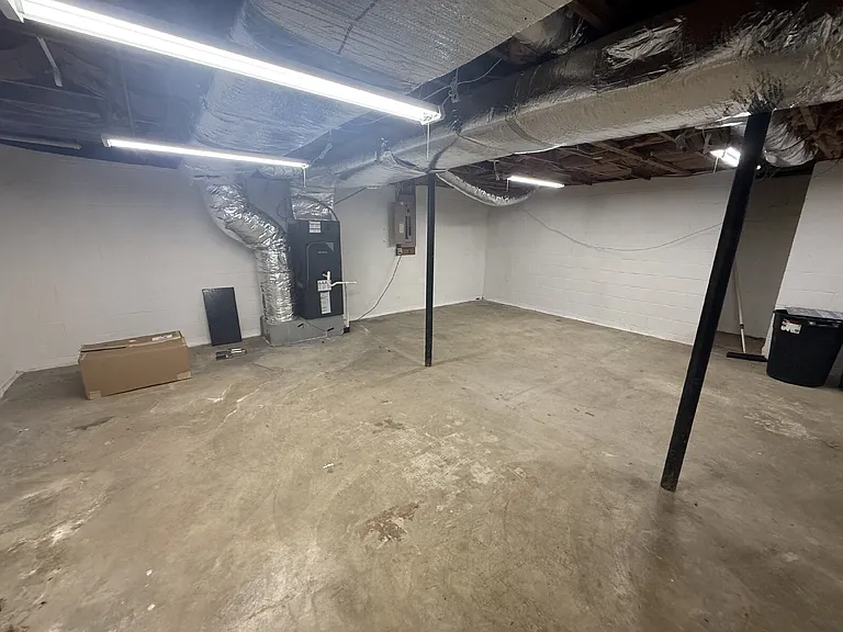 1318 Courtney Dr — Photo 17