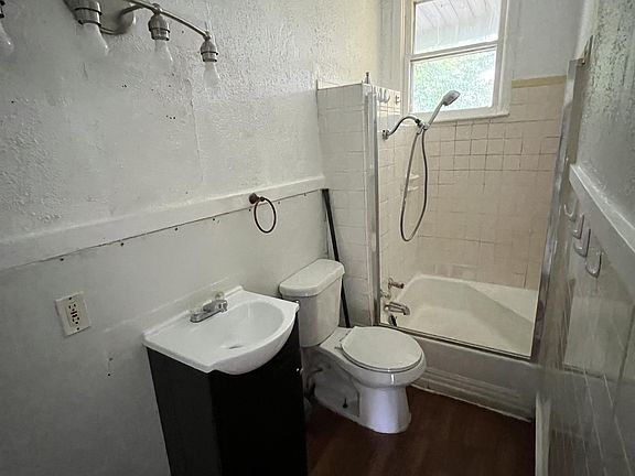 2nd image of 2329 S Crysler Ave #11210860
