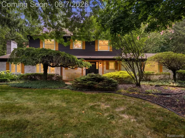21248 Summerside Ln, Northville, MI 48167