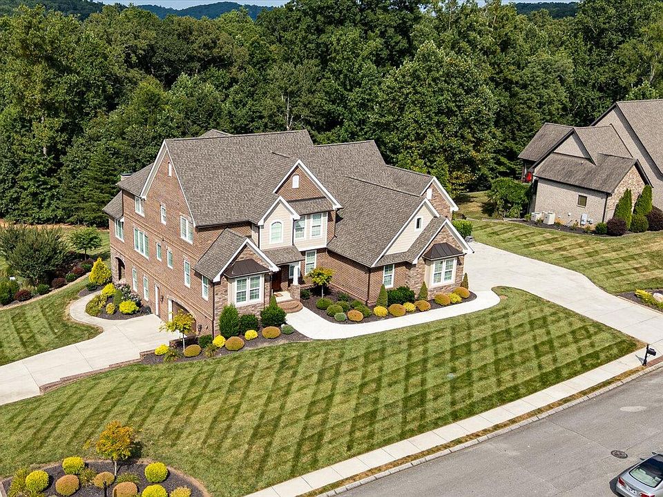 1st image of 483 Clear Canyon Dr