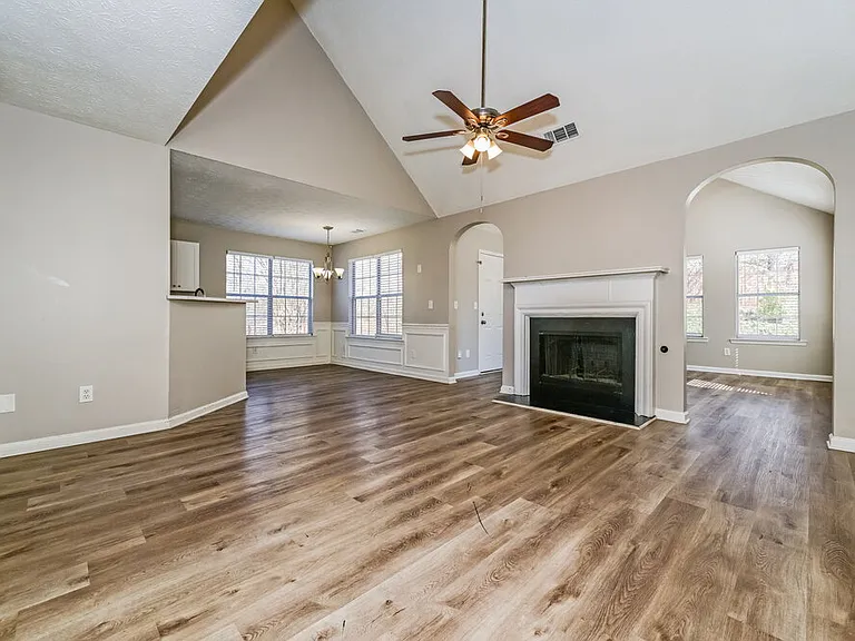 654 Highpoint Way — Photo 5