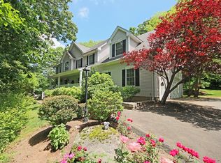 12 Emerald Ridge Ct, Shelton, CT 06484