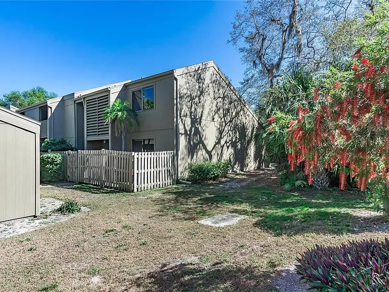 101 Woodland Pl — Photo 3