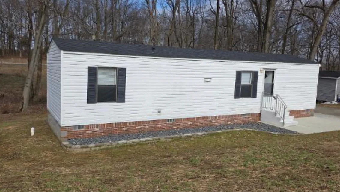 2 bed, 672 sqft, $1,200 — Photo 3