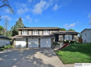1820 Holling Dr, Omaha, NE 68144