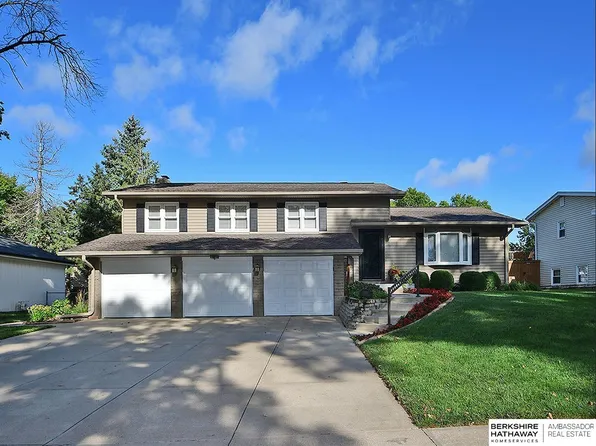 1820 Holling Dr, Omaha, NE 68144