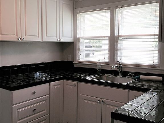 4th image of 545 Charleston Ave