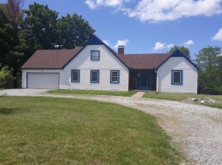 2860 Oregon Rd, Versailles, KY 40383