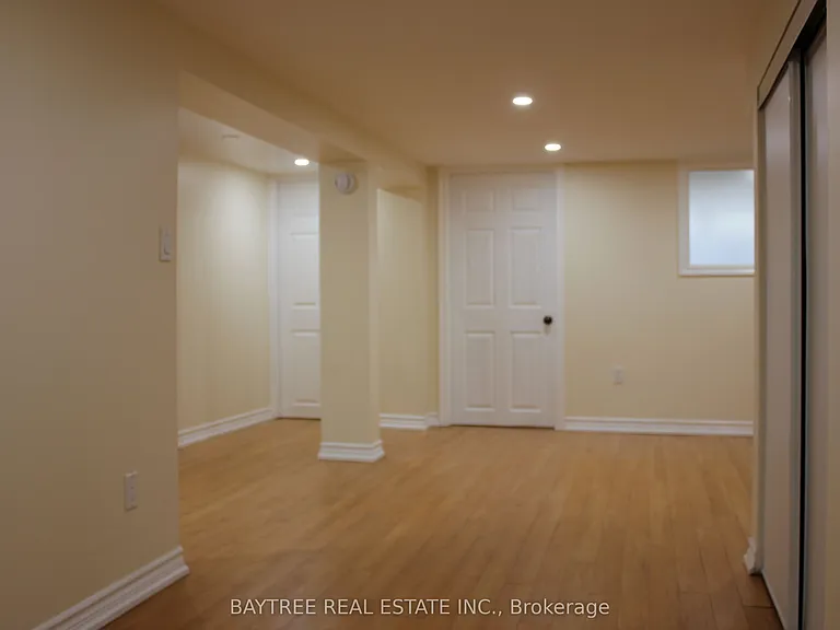 226 Beechy Dr #LOWER — Photo 13