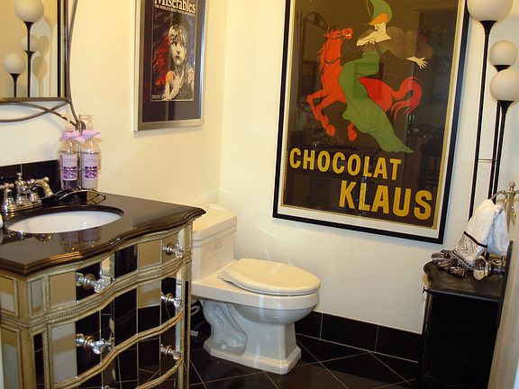 POWDER ROOM/ONEX FLOOR