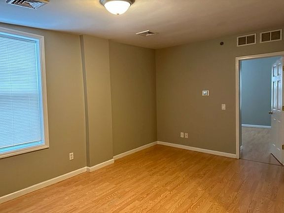 2nd image of 1001 N 3rd St APT 5