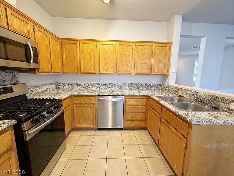 2185 Polynesia Cir — Photo 13