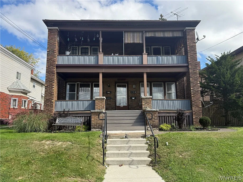 2 bed, 1.0 bath, 850 sqft, $1,050 — Photo 1