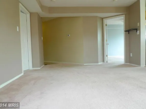 14200 Farnsworth Ln APT 307, Upper Marlboro, MD 20772