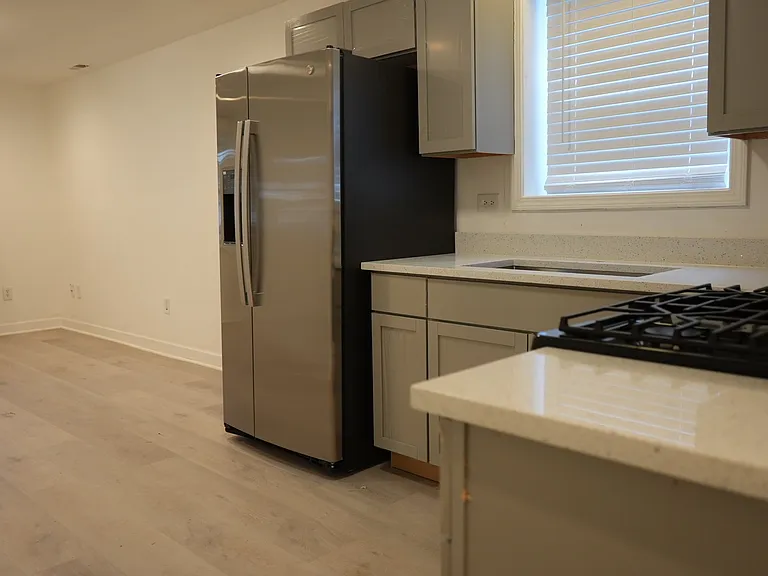 1322 S 51st Ave #1 — Photo 5