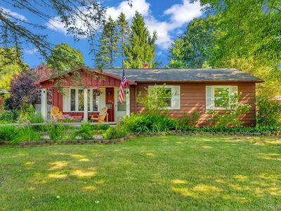 334 Fairfield Ave, Holly, MI, 48442