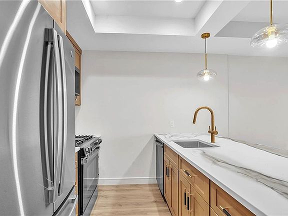 5th image of 266 10th St #2