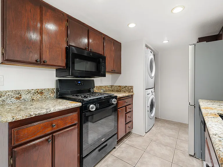 9424 Twin Trails Dr #103 — Photo 30