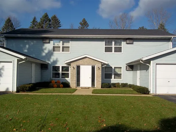 401 England St APT 2, Cambridge, WI 53523