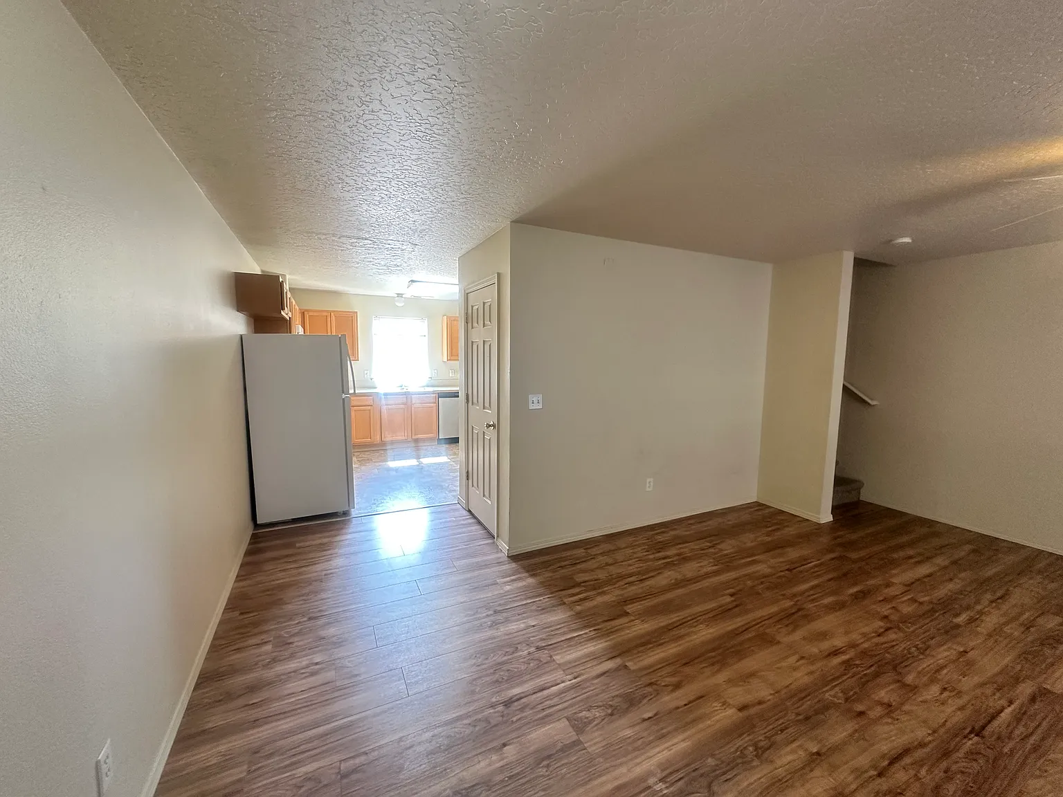 3 bed, 1.5 bath, 1179 sqft, $1,200 — Photo 3