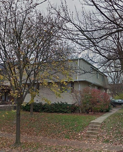 1st image of 376 E 15th Ave