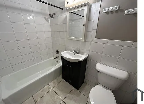2 bed, 900 sqft, $895 — Photo 2
