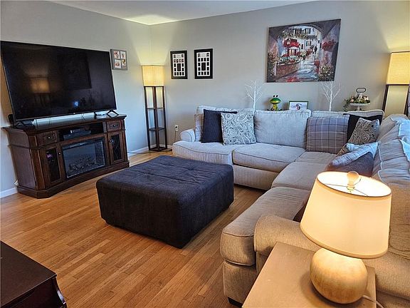 2nd image of 154 Bear Hill Rd APT 904