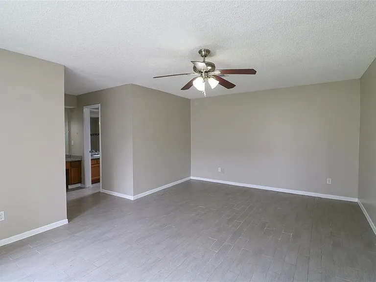 6111 Briar Glade Dr — Photo 9