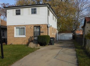 811 Pine St, Waukegan, IL 60085