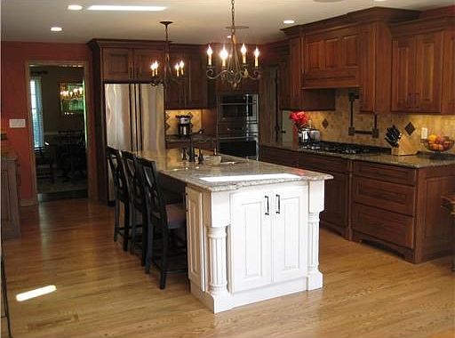 Maple cabinets, tons of counterspace, a walk-in pantry and recessed lighting
