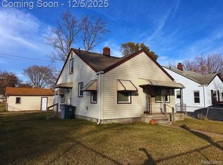 110 Hamata Ave, Hazel Park, MI 48030