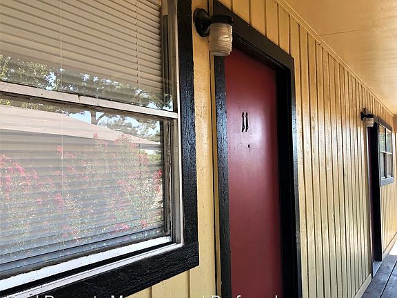 5th image of 913 University Ave APT 11