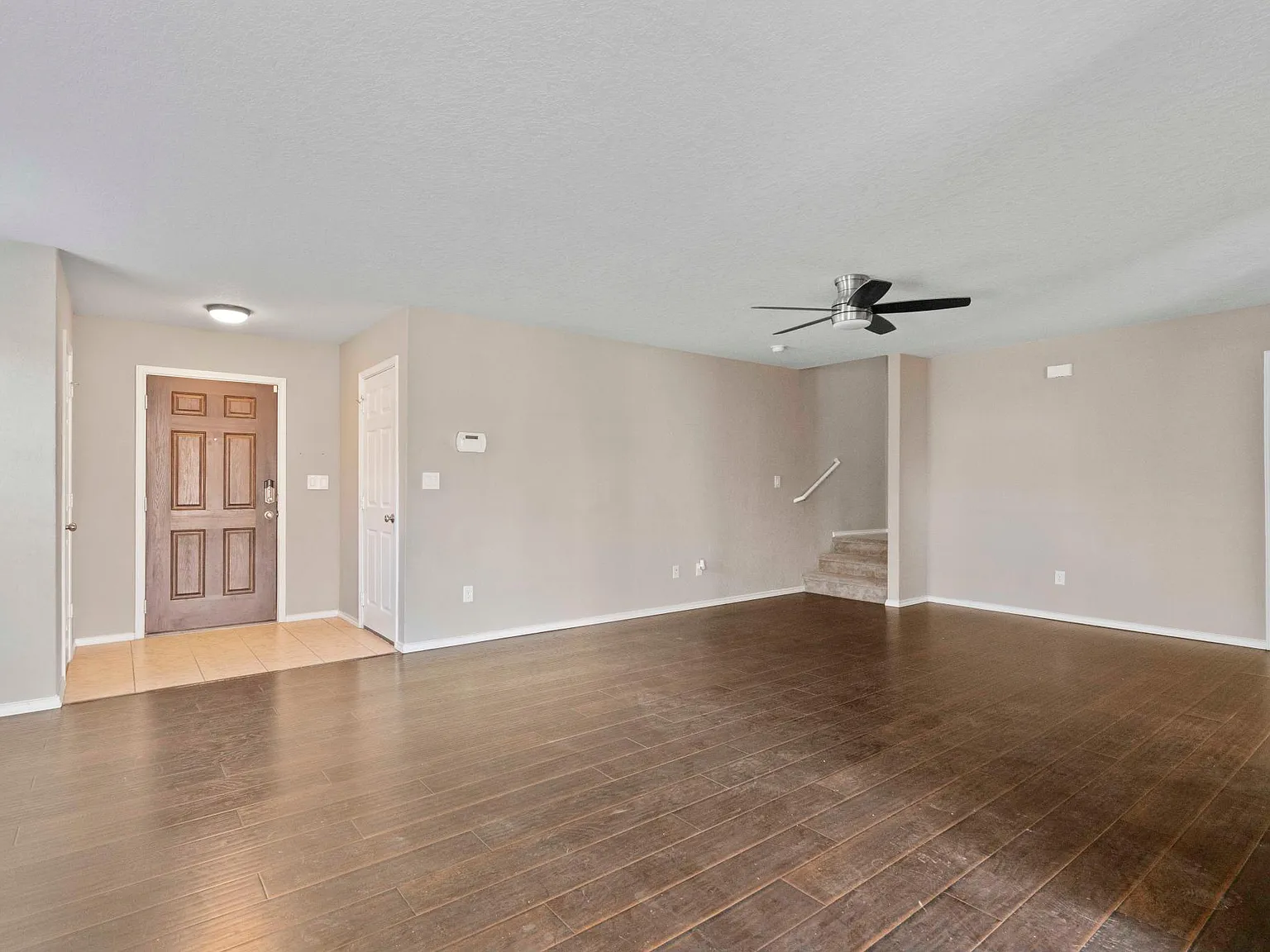 3 bed, 2.5 bath, 1815 sqft, $1,855 — Photo 3