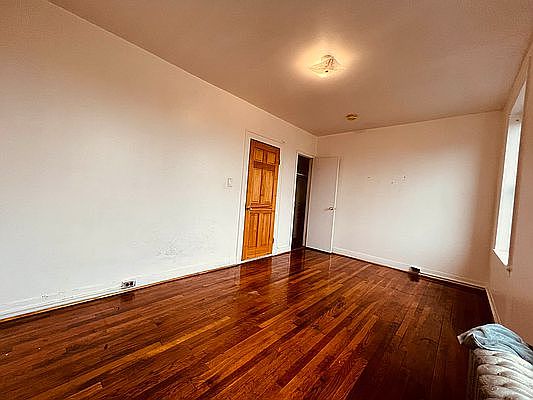 5th image of 2127 27th St APT C1