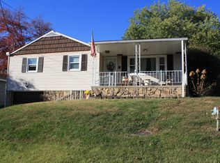 2425 Valley Rd, Parkersburg, WV 26101