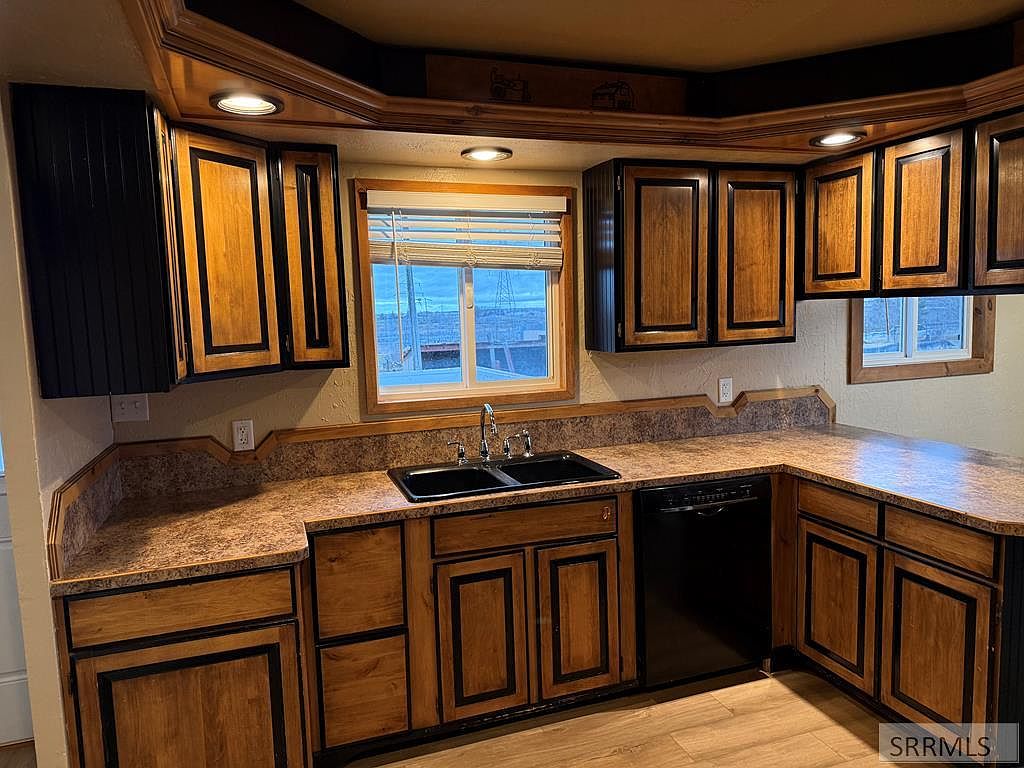 2932 Arthur St, American Falls ID - Owner Finance Home