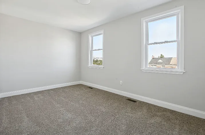 1513 N Kenwood Ave — Photo 7