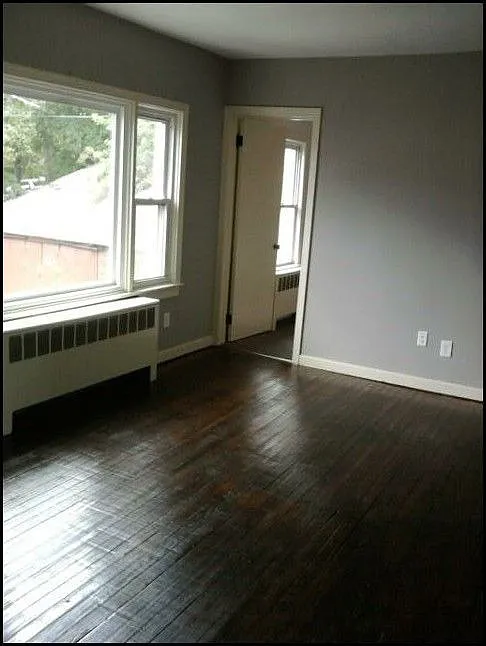 Building Photo 3