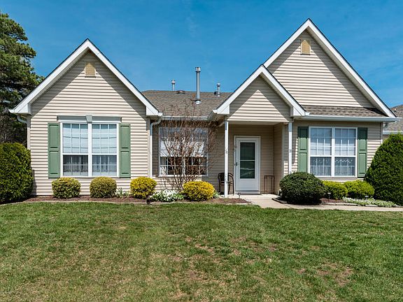 2nd image of 38 Sunnybrook Ln