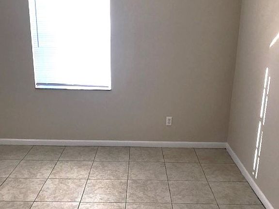 3rd image of 2900 SE 50th Ct #11848046