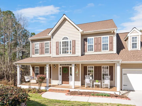 104 Spooner Ct, Holly Springs, NC 27540