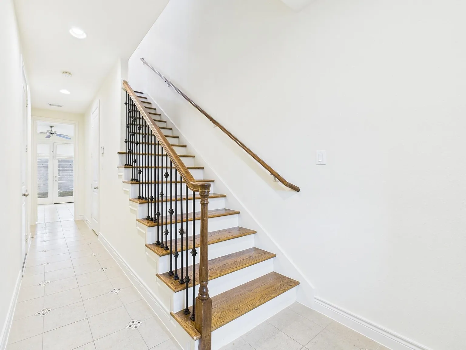 3 bed, 3.5 bath, 2894 sqft, $2,800 — Photo 4