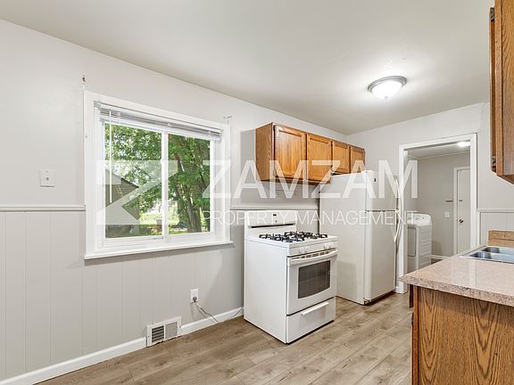 5th image of 8233 Stephens Rd