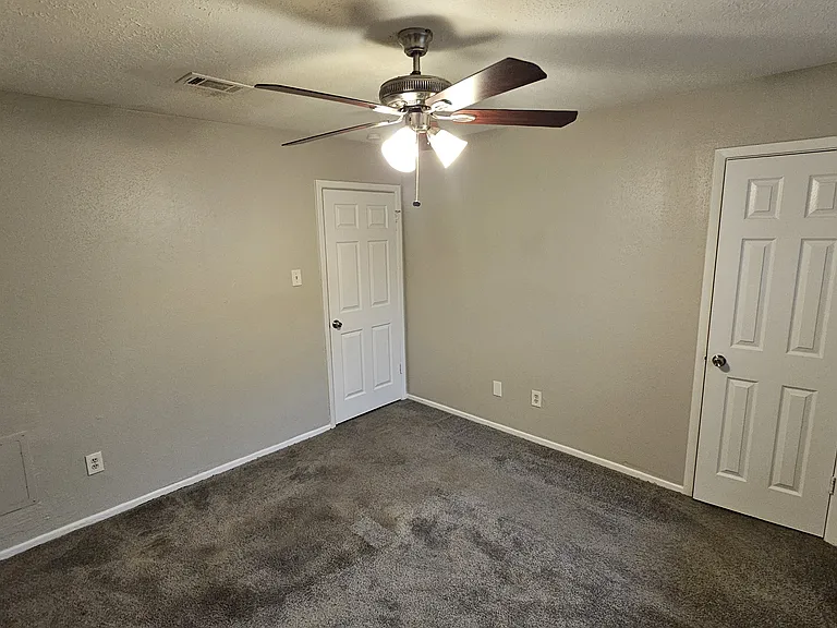 4410 Adonis Dr — Photo 12