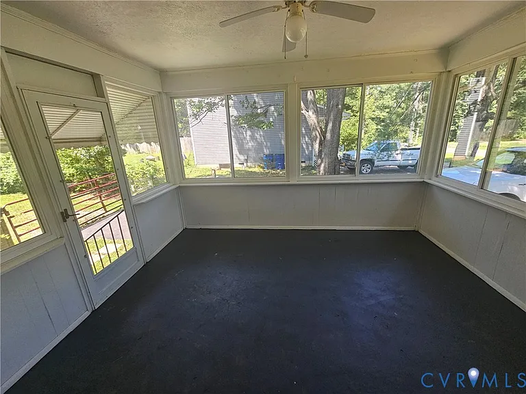 519 Smith Dr — Photo 4