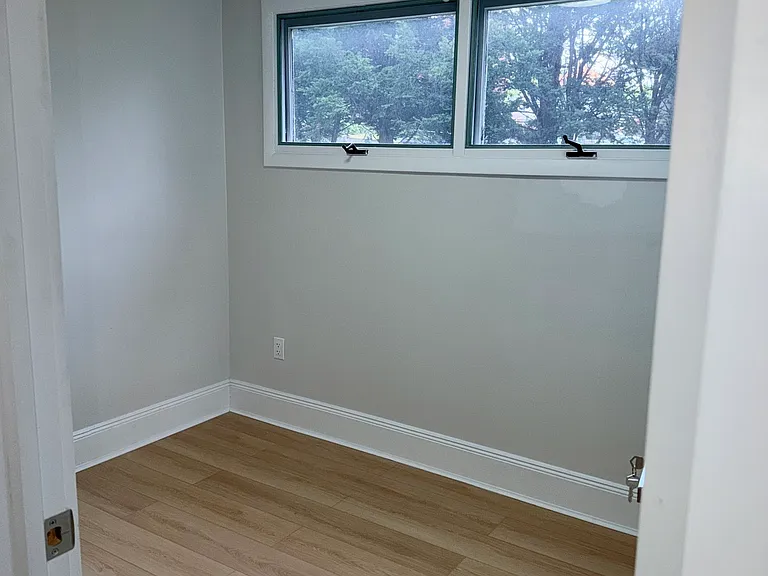 332 Robbins St — Photo 18
