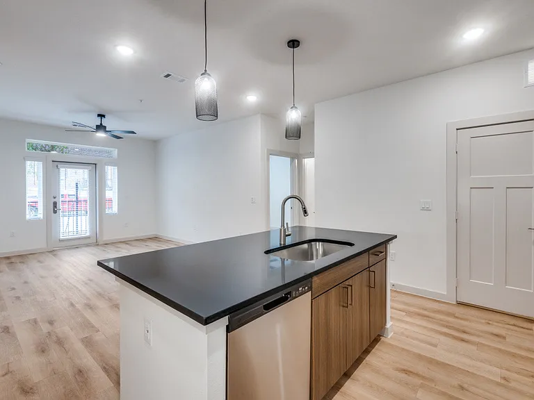 Burnett Lofts at Bishop Ridge — Photo 22
